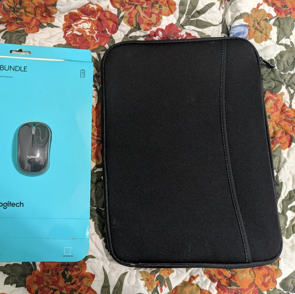 Logitech Mouse Sleeve Bundle 16" - Picture 2 of 2